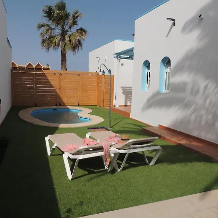 Сasa de vacaciones Cozy, House , By Mahbovillas *