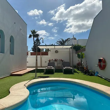 Сasa de vacaciones Cozy, House , By Mahbovillas *